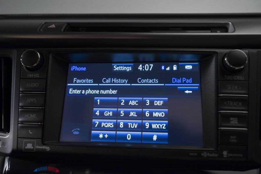  Toyota RAV4 Hybrid 2015 года  (US) (фото 37 из 51)
